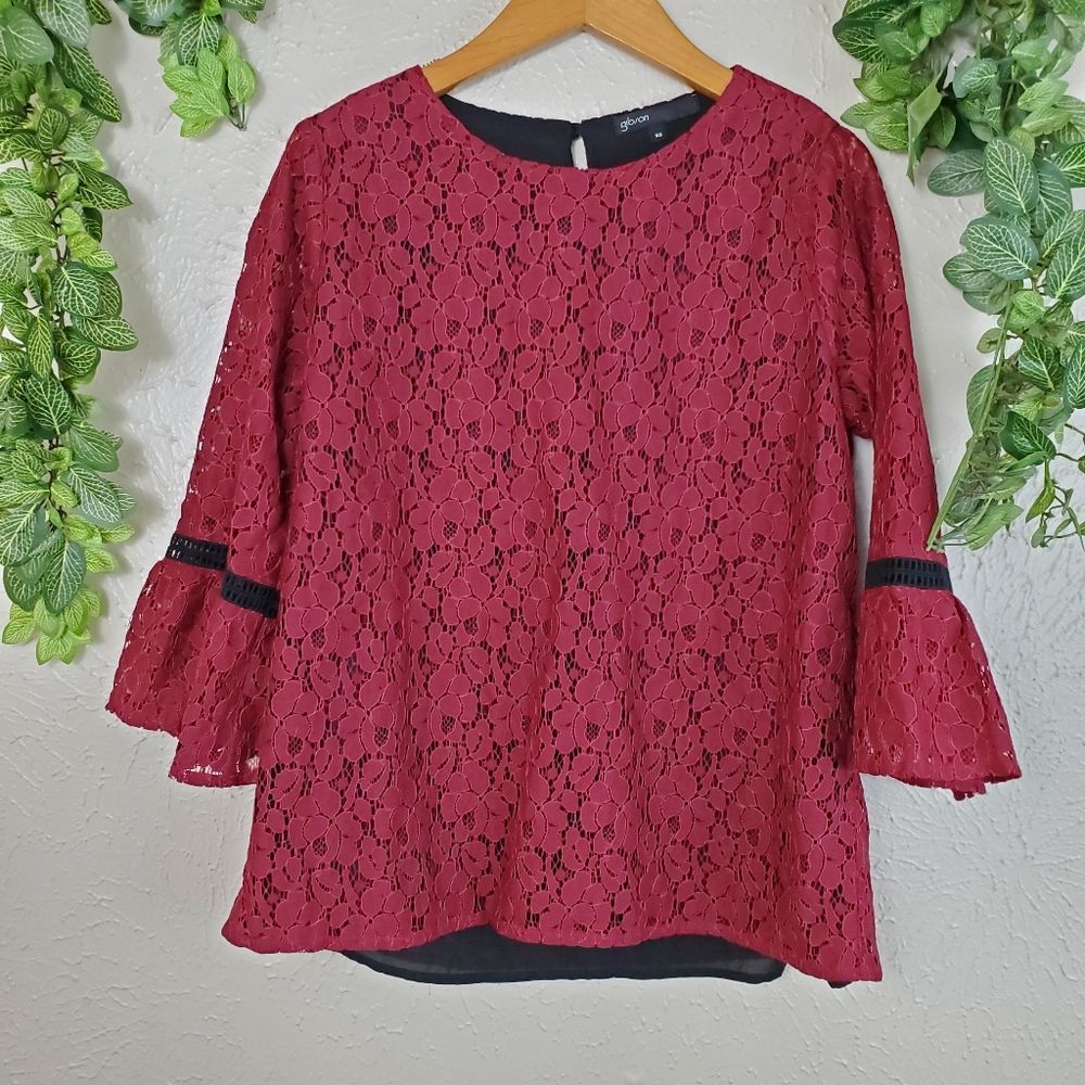 NWOT Gibson Erin Allover lace bell sleeve top